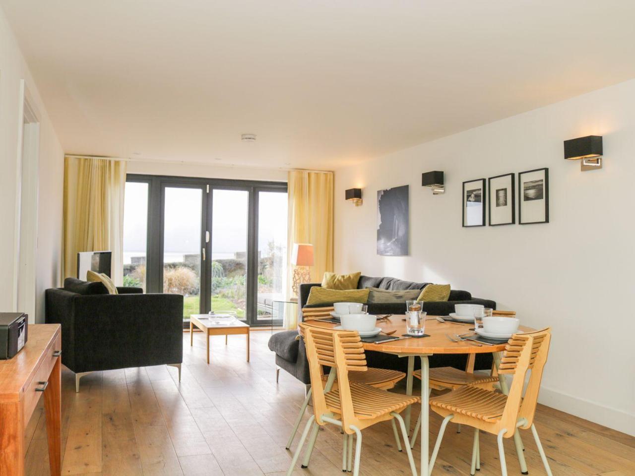 Gara Rock - Garden Apartment 7, ソルカム エクステリア 写真